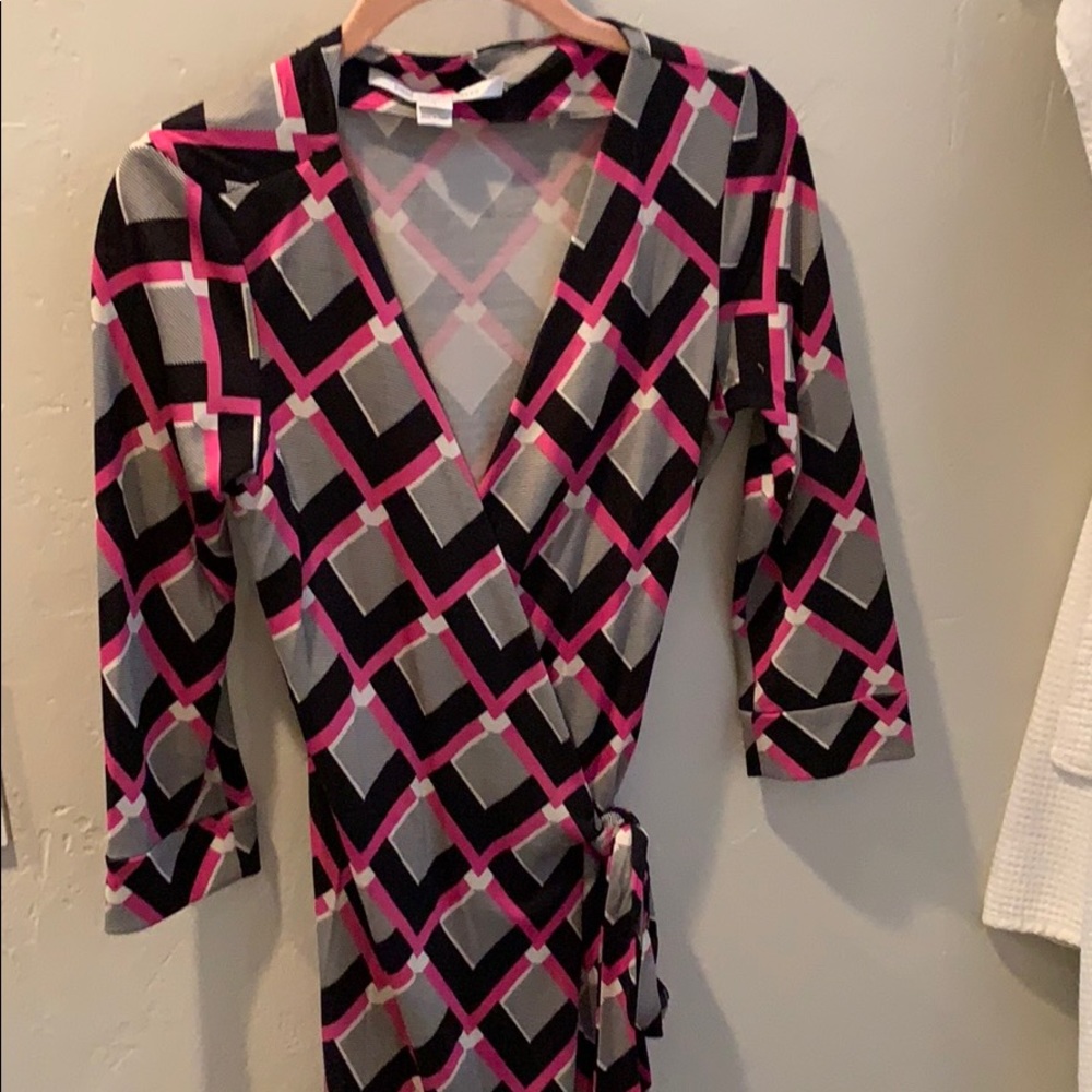 Diane Von Furstenberg Geometric Long Sleeve Dress - Pink and Black